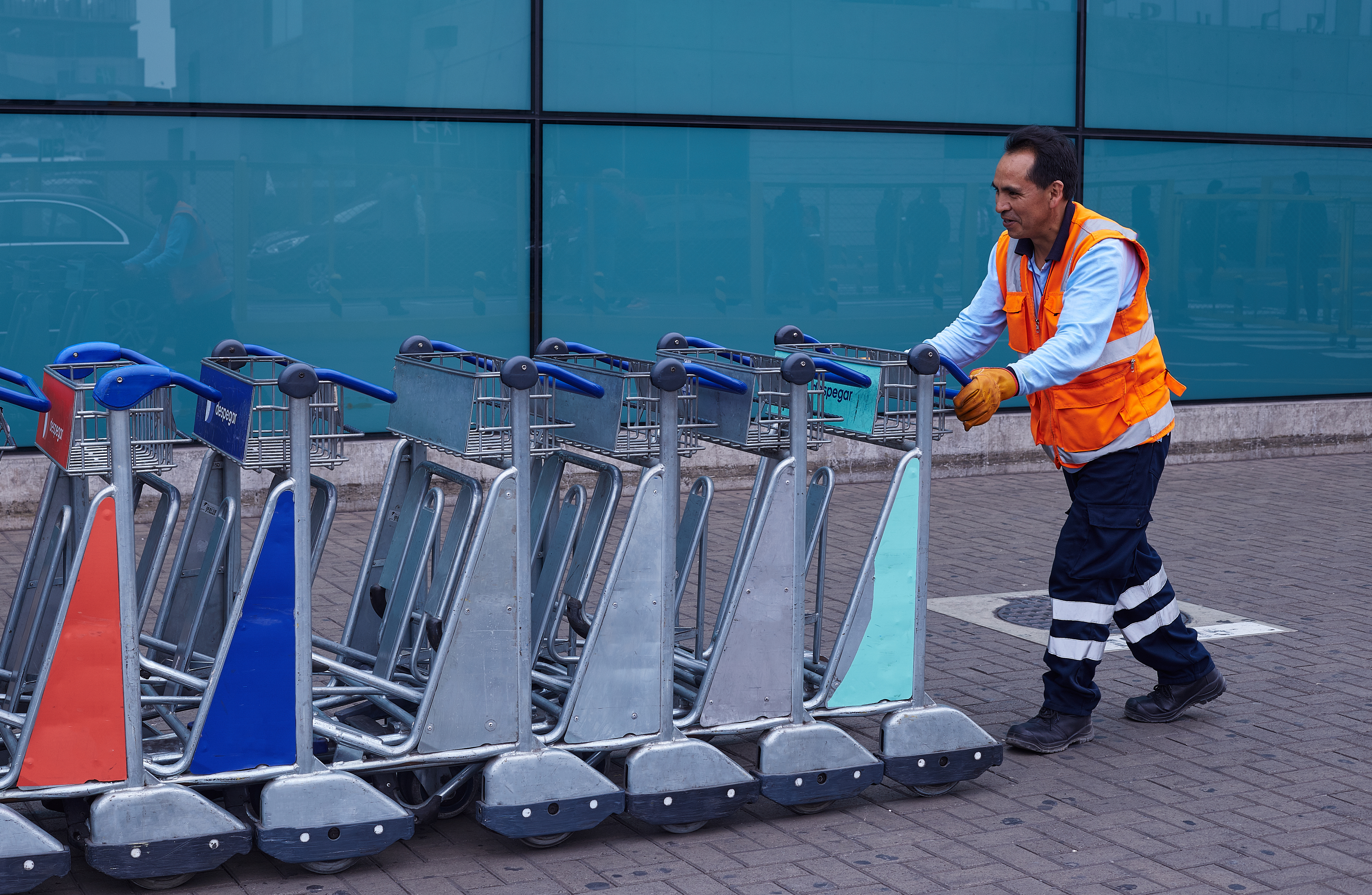 Servicios aeroportuarios - Apertura de puertas de aviones